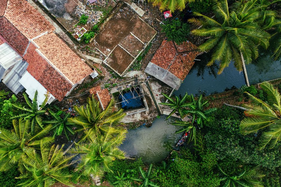 clay tile vs metal roofing for tropical climates