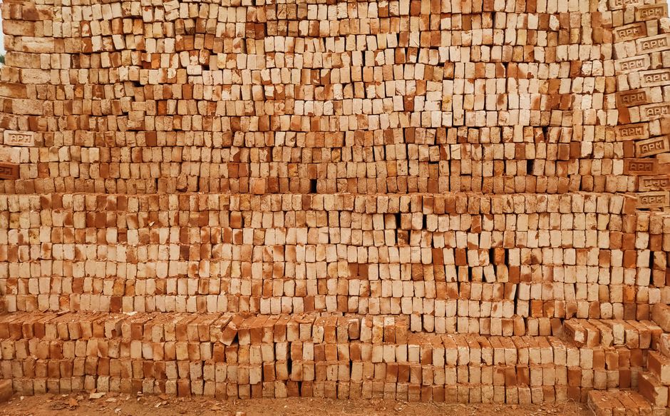 hollow block vs solid block walls for house construction